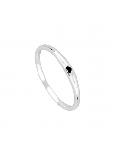 Anillo con corazón negro esmalte, pequeño. Anillo de plata  de Nube Jewels.
