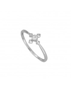 Anillo con u motivo de cruz. Dentro del cruz una circonita blanca redonda. Anillo liso de plata de Nube Jewels.