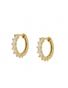 Pendientes aros por un lado lisos por otro con circonita blanca en forma de baguette. Pendientes de plata de Nube Jewels.