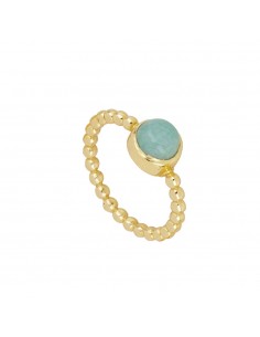 Anillo fino con una piedra amazonita en el medio. Anillo con piedra natural de plata con baño de oro de Nube Jewels.