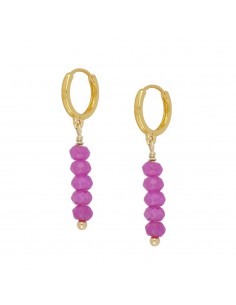 Pendientes con jade. Aros lisos con una cadena de piedras preciosas. Pendientes de plata con baño de oro de Nube Jewels.