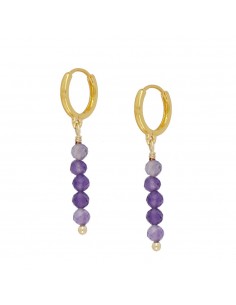 Pendientes con amatista. Aros lisos con una cadena de piedras preciosas. Pendientes de plata con baño de oro de Nube Jewels.