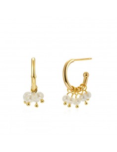 Pendientes aros con cierre de botón y adición de perlas naturales. Pendientes de plata con baño de oro de marca Nube Jewels.