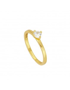 Anillo solitario con una circonita blanca. Anillo de plata con baño de oro de Nube Jewels.