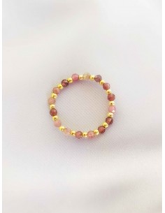 Anillo bolitas de turmalina rosa y bolitas de oro. Anillo flexible de Nube Jewels.