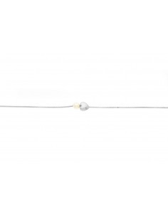 Pulsera de plata con corazón liso y perla redonda.