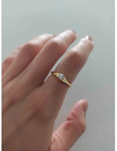 Pierścionek z cyrkonią srebrny damski firmy Nube Jewels. 2