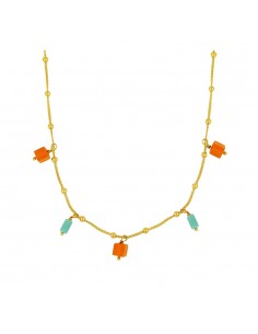 Cadena de bolitas con barras de resina color turquesa y naranja. Collar de plata con baño de oro de Nube Jewels.