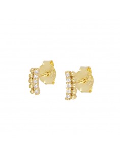Pendientes barra pequeña con adición de circonitas blancas. Pendientes de plata con baño de oro de Nube Jewels.