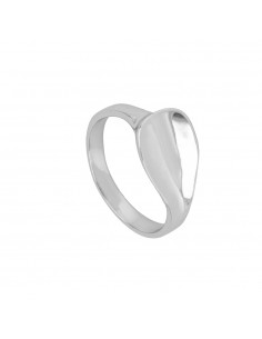 Anilo grueso y liso con una placa redonda. Anillo de plata de marca Nube Jewels.