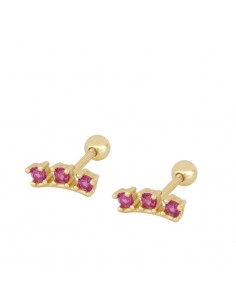 Piercing en forma de corona con circonita de color magenta. Joyas de plata con baño de oro de marca Nube Jewels.