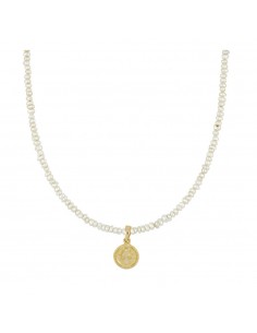 Collar de perlas con colgante de san benito. Collar de Nube Jewels.