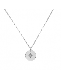 Collar con colgante redondo y símbolo de estrella polar. Gargantilla de plata de Nube Jewels.