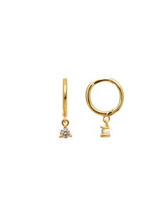 Pendientes aros lisos con una circonita blanca colgada. Pendientes de plata con baño de oro de Nube Jewels.